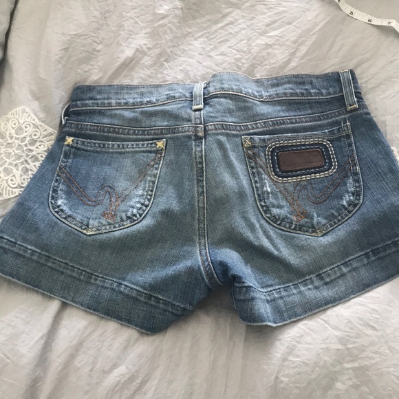 Citizens of Humanity Jean Shorts 27 - Picture 2 of 3